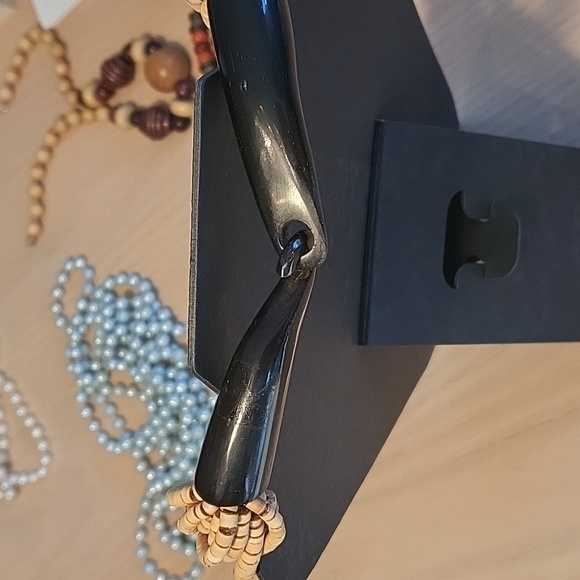 Beaded necklace - Picture 2 of 3